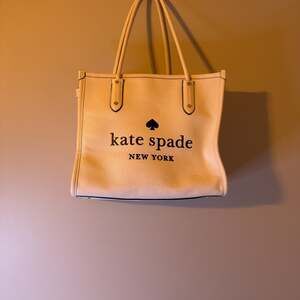 Kate Spade Ella Tote Pebbled Leather Parchment K4688